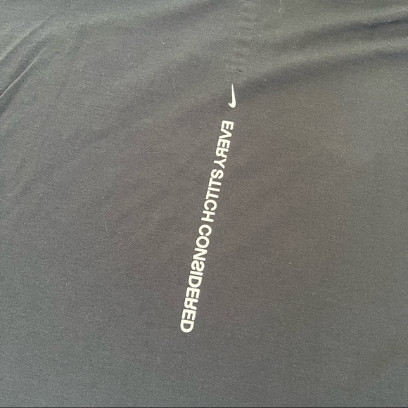 ✔️ NWT✔️ NIKE ESC Black Women's Graphic Tee - Picture 9 of 13